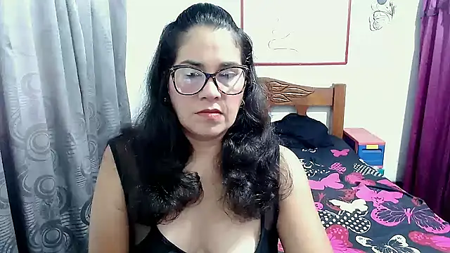 Snapshot of Mistresskloe01 chatting on October 15, 2025, 12:13 pm Mistresskloe01 online show from October 15, 2025, 12:13 pm