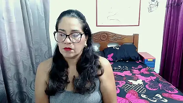 Snapshot of Mistresskloe01 chatting on October 16, 2025, 12:46 pm Mistresskloe01 online show from October 16, 2025, 12:46 pm