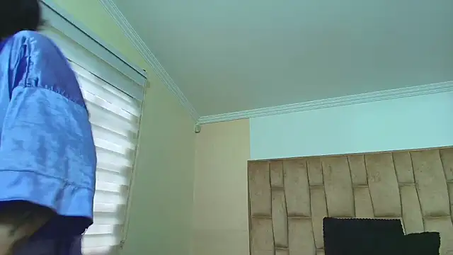 Naughty Kittenm online show from December 5, 2025, 11:31 am