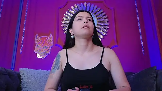 Julieta Russell online show from February 5, 2026, 12:01 pm