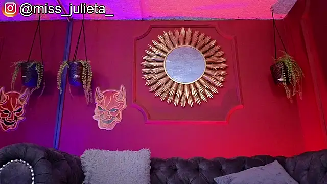 Snapshot of Julieta_Russell chatting on June 2, 2026, 11:54 am Julieta Russell online show from June 2, 2026, 11:54 am