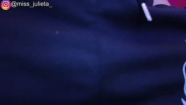 Snapshot of Julieta_Russell chatting on June 8, 2026, 11:33 am Julieta Russell online show from June 8, 2026, 11:33 am