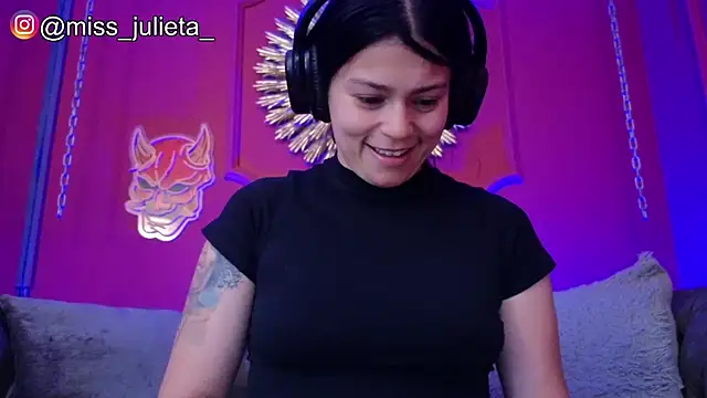 Snapshot of Julieta_Russell chatting on May 19, 2026, 12:12 pm Julieta Russell online show from May 19, 2026, 12:12 pm