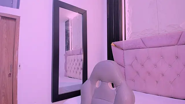 Snapshot of laurem-paulette chatting on September 27, 2025, 7:20 pm laurem-paulette online show from September 27, 2025, 7:20 pm
