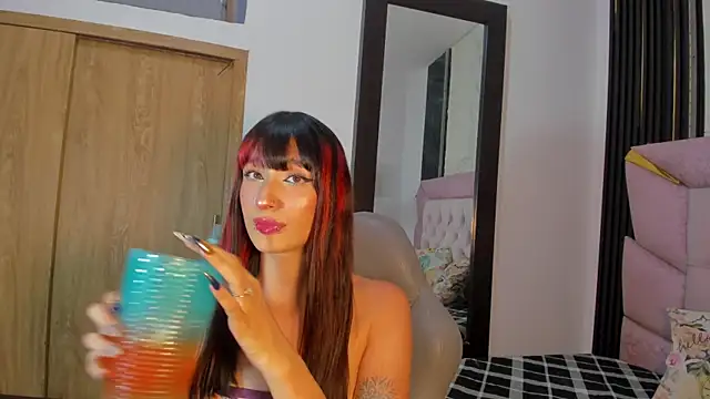 laurem-paulette online show from November 7, 2025, 7:18 pm