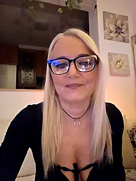 Snapshot of kikkastar chatting on February 10, 2026, 8:30 pm kikkastar online show from February 10, 2026, 8:30 pm