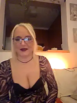 kikkastar online show from November 26, 2025, 9:04 pm