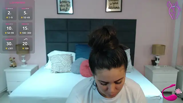 MadisonJenner online show from September 28, 2025, 11:50 am