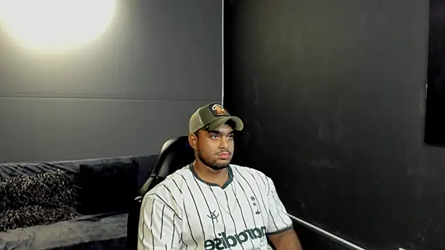 Big furry bear13 online show from November 8, 2025, 12:20 pm