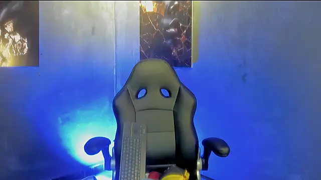 Big furry bear13 online show from September 30, 2025, 5:24 am