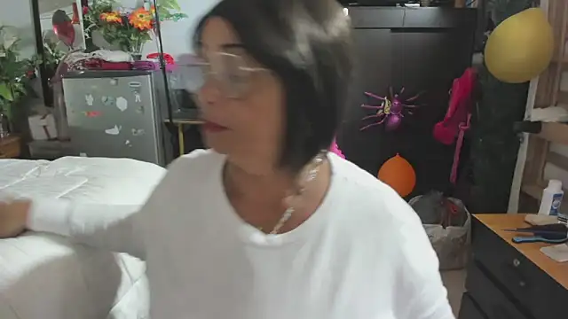 Snapshot of Mrs_mommy_ chatting on November 21, 2025, 11:26 pm Mrs mommy online show from November 21, 2025, 11:26 pm