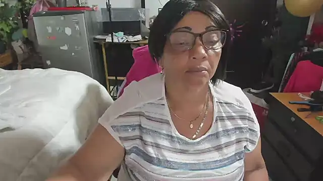 Snapshot of Mrs_mommy_ chatting on November 27, 2025, 7:14 pm Mrs mommy online show from November 27, 2025, 7:14 pm