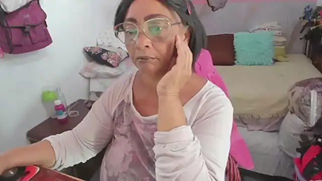 Mrs mommy  online show from April 4, 2026, 6:47 pm