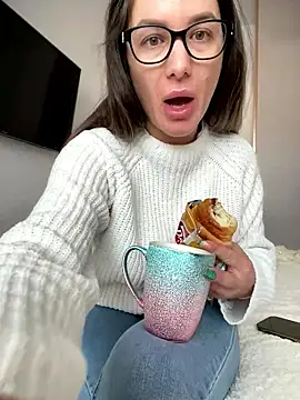 HotXMom online show from January 16, 2026, 7:45 am