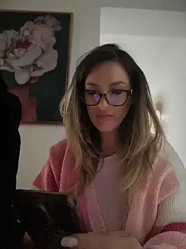 HotXMom online show from March 17, 2025, 1:29 pm