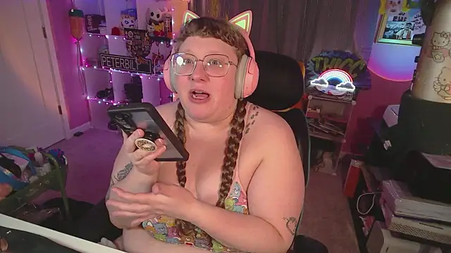 FatVeronica online show from February 2, 2026, 2:05 pm