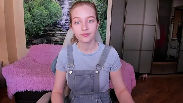 Snapshot of Ksuhesa chatting on June 3, 2026, 8:04 am Ksuhesa online show from June 3, 2026, 8:04 am