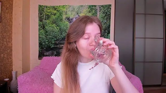 Ksuhesa online show from April 25, 2026, 8:06 am