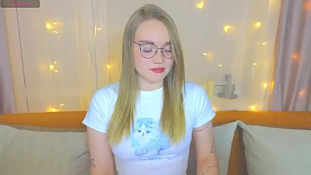 Aurora Golden1 online show from February 24, 2025, 3:20 pm