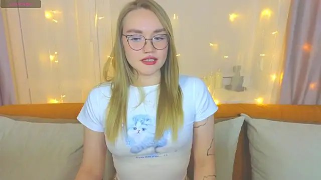 Aurora Golden1 online show from February 24, 2025, 6:26 pm