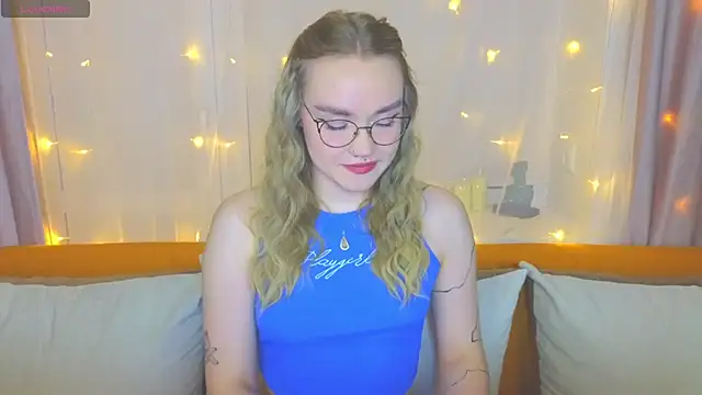 Aurora Golden1 online show from March 7, 2025, 7:16 pm