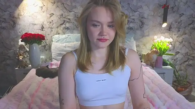 Aurora Golden1 online show from March 12, 2026, 2:39 am