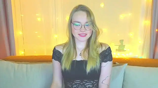 Aurora Golden1 online show from January 31, 2025, 6:47 pm