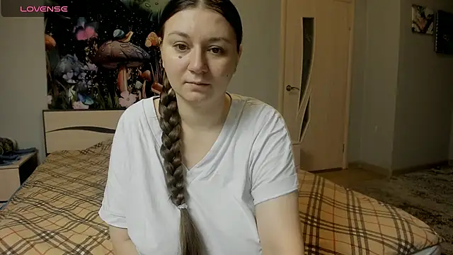 Snapshot of AlisaBacker chatting on December 2, 2025, 2:19 pm AlisaBacker online show from December 2, 2025, 2:19 pm