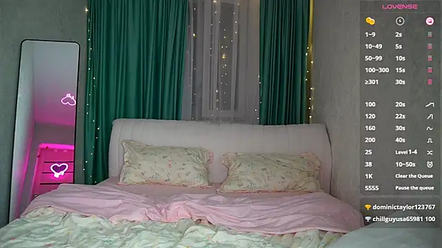 Snapshot of soffy__kisss chatting on March 15, 2025, 8:32 pm soffy kisss online show from March 15, 2025, 8:32 pm