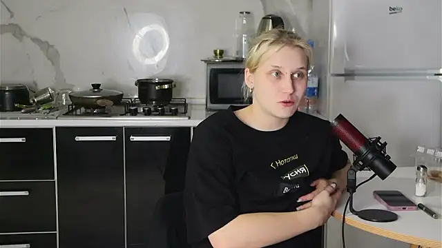 Snapshot of MertyXX chatting on February 5, 2026, 11:22 pm MertyXX online show from February 5, 2026, 11:22 pm