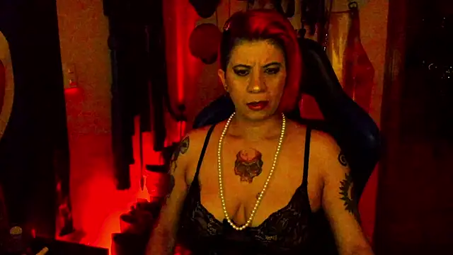Snapshot of DominatrixBlue chatting on January 29, 2025, 3:04 pm DominatrixBlue online show from January 29, 2025, 3:04 pm