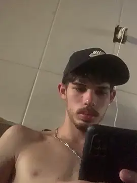 jaozinMg online show from November 6, 2025, 8:13 pm