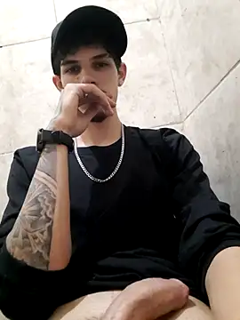 jaozinMg online show from November 10, 2025, 4:23 pm