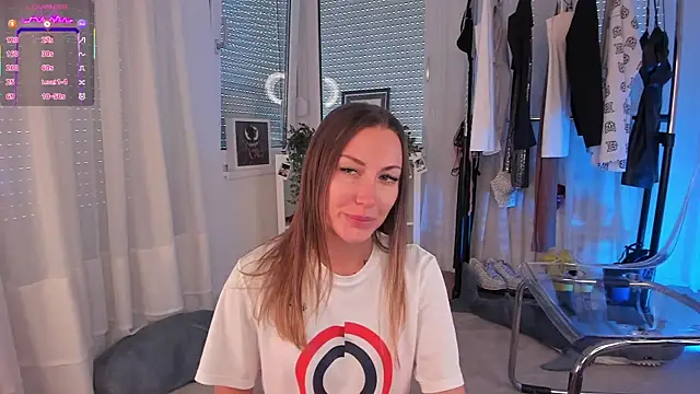 seilyfox online show from September 23, 2025, 7:37 am