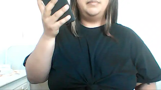 Snapshot of ArisaGonzalez chatting on May 20, 2026, 12:02 pm ArisaGonzalez online show from May 20, 2026, 12:02 pm