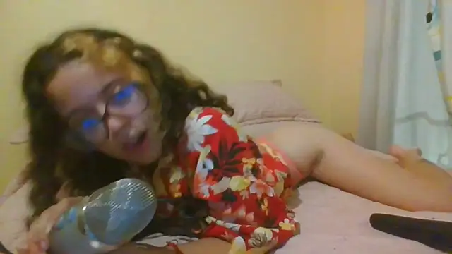 Snapshot of frikigyal chatting on February 10, 2025, 2:52 am frikigyal online show from February 10, 2025, 2:52 am