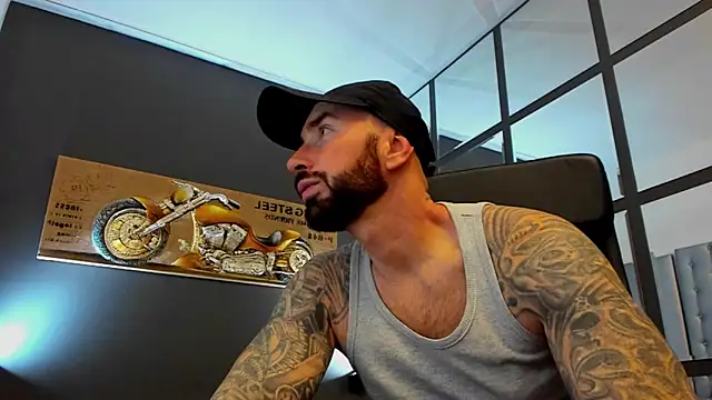 AronGrant online show from November 22, 2025, 11:42 am