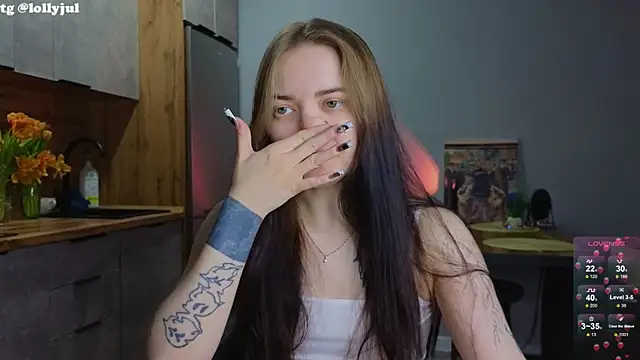 Snapshot of doll_lol_ chatting on March 12, 2025, 8:20 pm doll lol online show from March 12, 2025, 8:20 pm