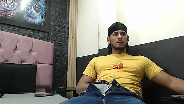 Chris Dick23 online show from October 18, 2025, 4:36 am