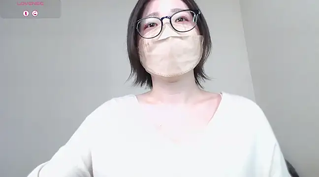 Snapshot of _NOA-chan_ chatting on February 15, 2025, 3:17 pm NOA-chan online show from February 15, 2025, 3:17 pm