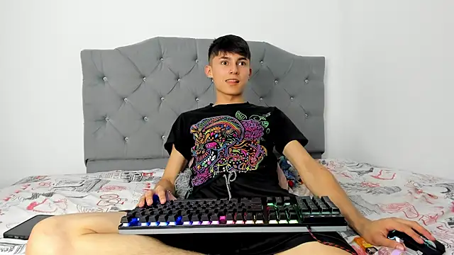 Snapshot of benavides_anthony chatting on December 5, 2024, 3:31 am benavides anthony online show from December 5, 2024, 3:31 am