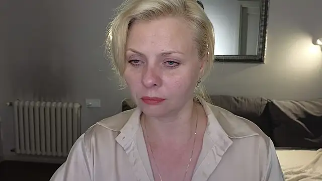 Snapshot of Gray_swann chatting on March 17, 2025, 8:30 pm Gray swann online show from March 17, 2025, 8:30 pm