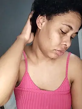 Su Duarte 1 online show from September 18, 2025, 2:36 am