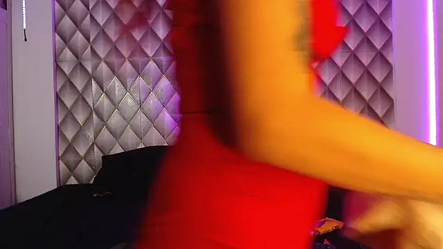 Snapshot of CoupleSwingerLatin chatting on January 17, 2026, 6:17 am CoupleSwingerLatin online show from January 17, 2026, 6:17 am