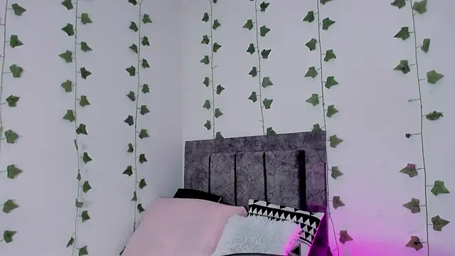 Snapshot of Miaa_Garcia chatting on July 11, 2026, 11:05 pm Miaa Garcia online show from July 11, 2026, 11:05 pm