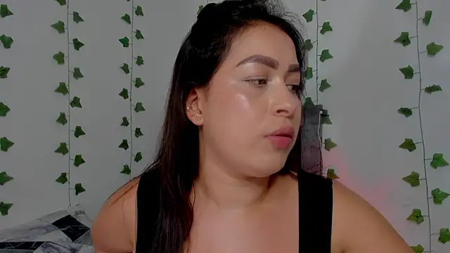 Miaa Garcia online show from April 29, 2026, 10:05 pm