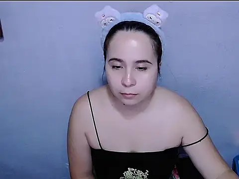 SubLayla01 online show from February 3, 2026, 5:29 pm