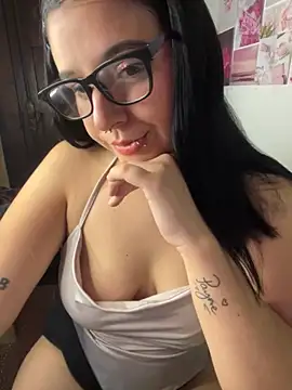 Snapshot of agoosvokk chatting on November 30, 2025, 1:06 am agoosvokk online show from November 30, 2025, 1:06 am