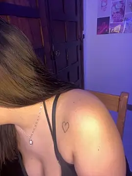 Snapshot of agoosvokk chatting on September 9, 2025, 12:43 am agoosvokk online show from September 9, 2025, 12:43 am