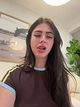 aus queen online show from June 5, 2026, 10:37 pm